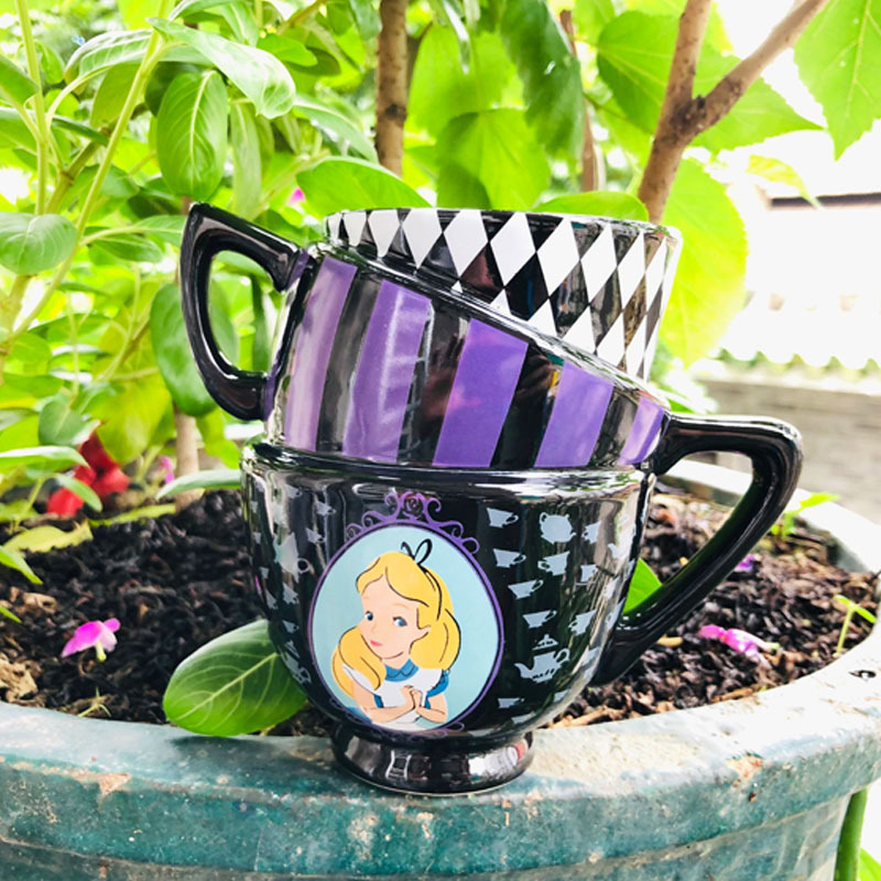 Alice im Wunderland Cartoon-St – Coffee Y Tea Bewertung und Preis